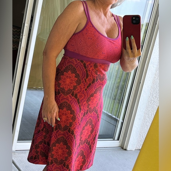 Prana Kayla size M.  Riss cross back strap - Picture 2 of 6